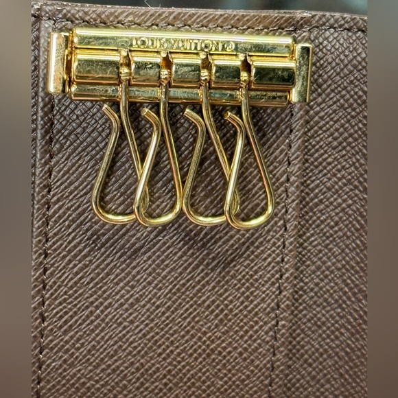 Louis Vuitton key holder - Picture 8 of 12